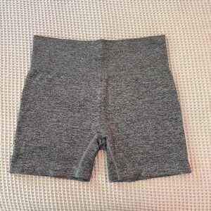 Colsie Grey Heathered High Waisted Seamless Biker Shorts